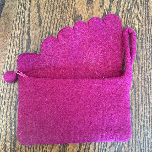Handmade Felt Wool Clutch Purse • Leaf Motif - Picture 3 of 8